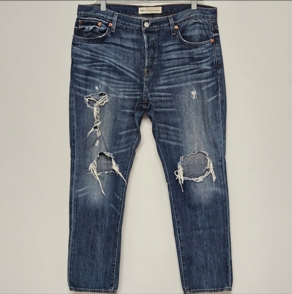 66 GAP 1969 DISTRESSED RELAXED BOYFRIEND JEANS WOMEN'S SIZE 31 - Picture 1 of 10